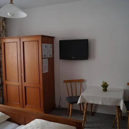 Alojamento de Acomodação e Pequeno-almoço Bauernhof Grieslehen 3*