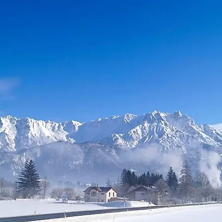Bauernhof Grieslehen Bed & Breakfast 3*